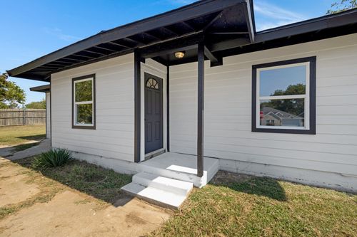3509 S Hughes Ave, Fort Worth, TX, 76119-2071 | Card Image