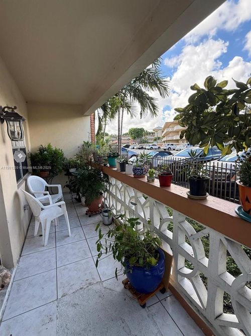 apt-9-11840 Ne 19th Dr, North Miami, FL, 33181-2847 | Card Image