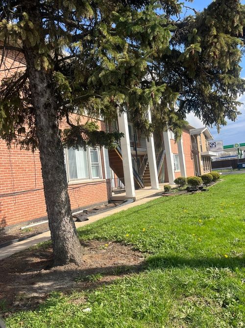 4-7831 Roberts Rd, Bridgeview, IL, 60455-7309 | Card Image