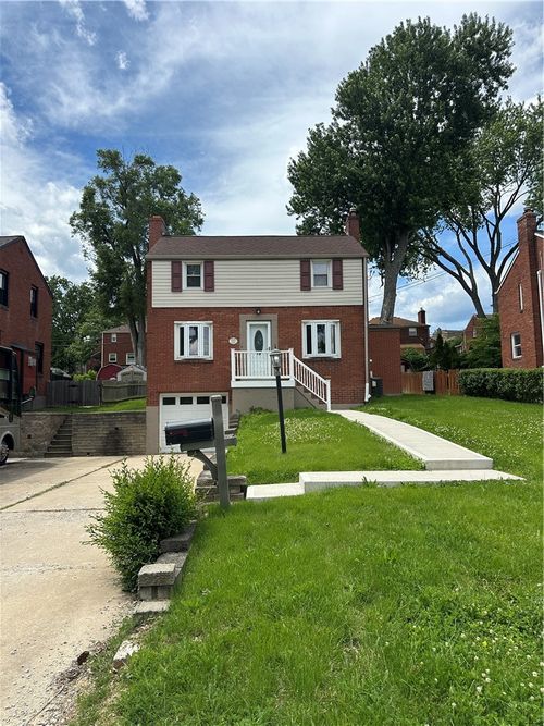 2062 Elmbrook Ln, Scott Twp, PA, 15243 | Card Image
