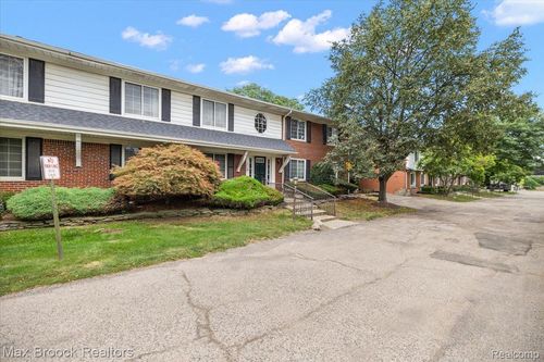 apt-31-2449 Mulberry Sq, Bloomfield Hills, MI, 48302-0664 | Card Image