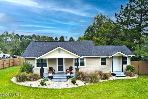 588 Nine Foot Rd, Newport, NC, 28570-6900 | Card Image