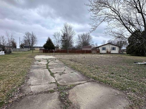469 Indiana Ave, Parker City, IN, 47368-9514 | Card Image