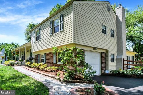 106 Gertrude Dr, CHALFONT, PA, 18914-1411 | Card Image