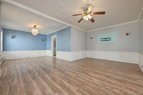 18-20 Watkins St, Lynbrook, NY, 11563-2610 | Card Image