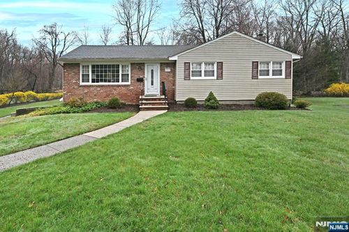 40 Woodside Rd, Wyckoff, NJ, 07481-2766 | Card Image