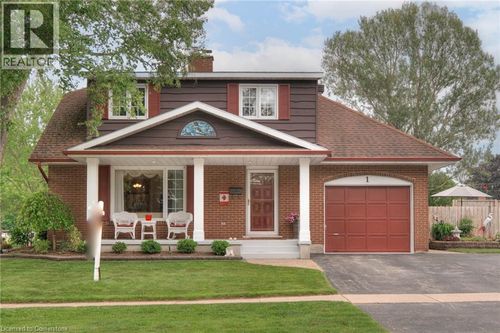 1 Kingfisher Dr, Elmira, ON, N3B3B4 | Card Image