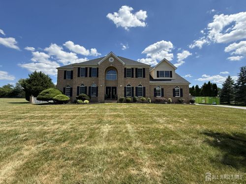 28 Renk Farm Dr, Monmouth Junction, NJ, 08852-2672 | Card Image