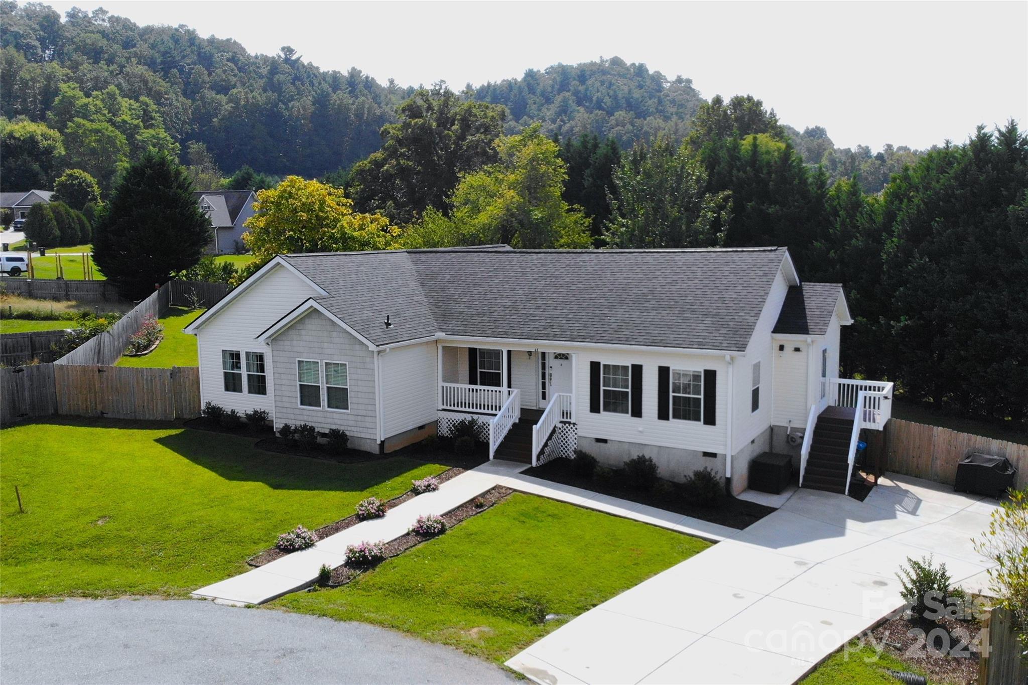 Red Laurel Ct, Hendersonville, NC 28792