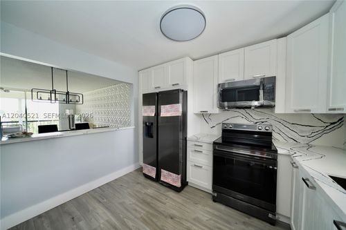 305-2541 Aragon Blvd, Sunrise, FL, 33322-3113 | Card Image