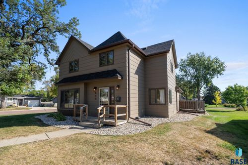 600 S 3rd St Street, Beresford, SD, 57004 | Card Image