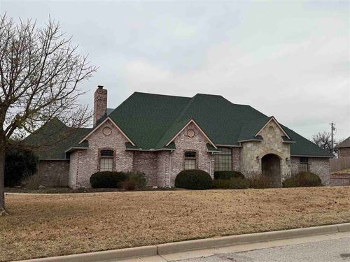 2 Raintree St, Ponca City, OK, 74604-5412 | Card Image