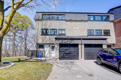 40 Henderson Dr, Aurora, ON, L4G3L2 | Card Image