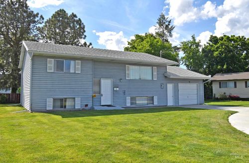 1115 College Ct, Clarkston, WA, 99403-2585 | Card Image