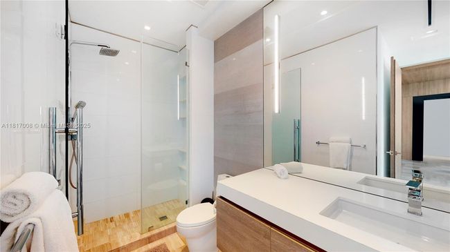 APT-405 - 6799 Collins Ave, Condo with 3 bedrooms, 3 bathrooms and null parking in Miami Beach FL | Image 14