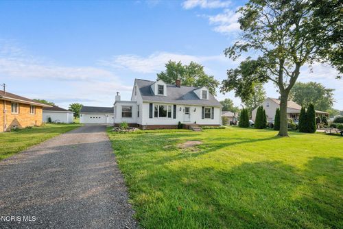 5837 Seaman Rd, Oregon, OH, 43616-4217 | Card Image