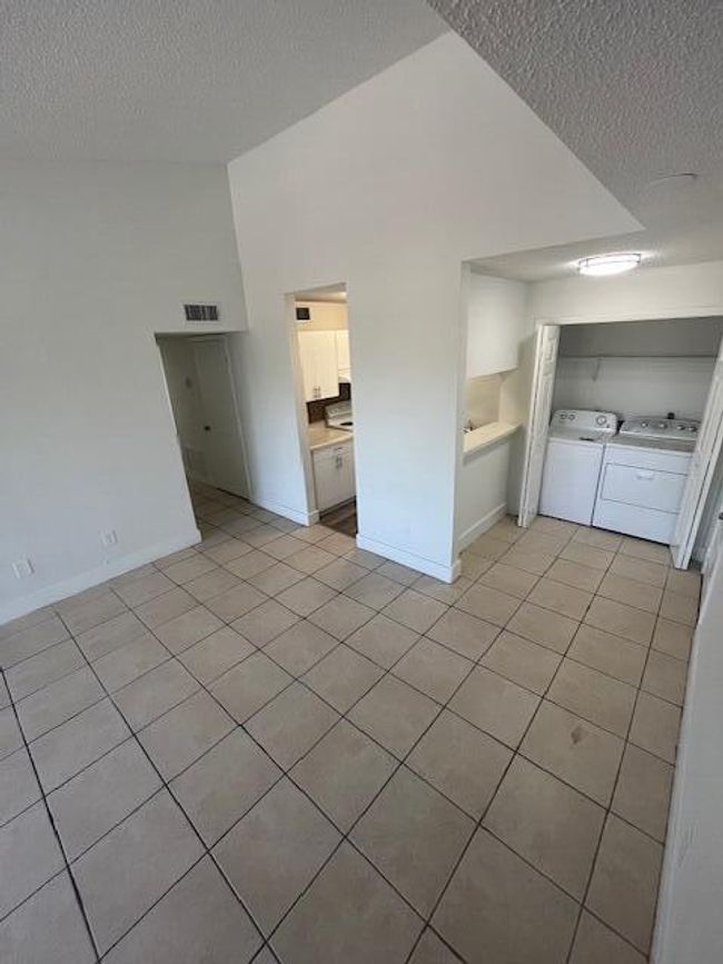 APT-28 - 4501 W Mcnab Rd, Condo with 2 bedrooms, 1 bathrooms and null parking in Pompano Beach FL | Image 6