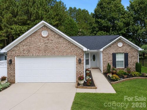 212 Chestnut Ave, Tega Cay, SC, 29708-6422 | Card Image