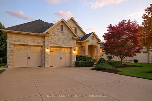 {{alt}} | Card Image