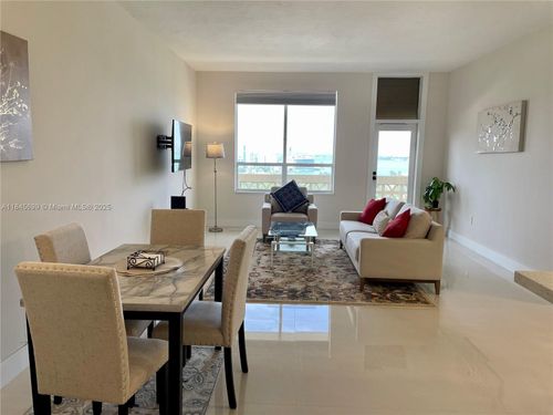 ph06den-10185 Collins Ave, Bal Harbour, FL, 33154-1600 | Card Image