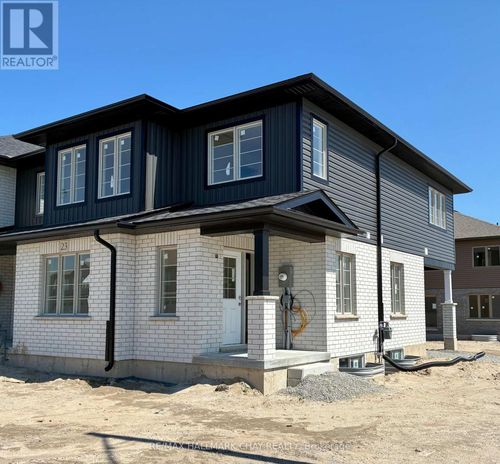 23 Strath Crescent, Springwater (Elmvale), ON, L0L1P0 | Card Image
