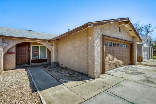 3842 Cirrus Ave, Las Vegas, NV, 89121-4635 | Card Image