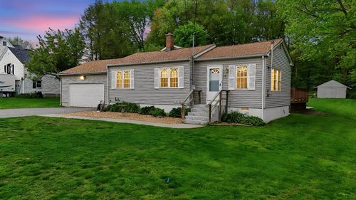 53 Prospect St, South Hadley, MA, 01075-2519 | Card Image