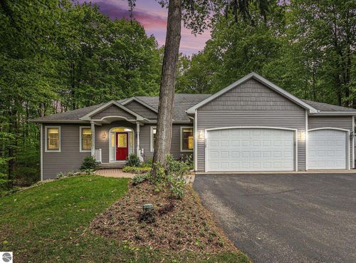 2725 Blue Meadow Dr, Traverse City, MI, 49685-7757 | Card Image