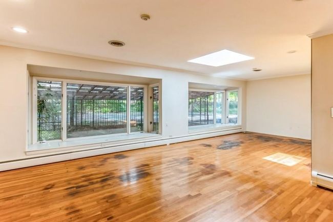 Living room/ Dining room | Image 8