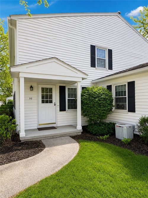 30 Foxcroft Trl, Fairport, NY, 14450-3316 | Card Image