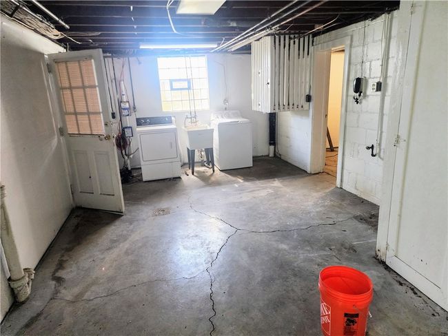 Laundry goes out to garage or back in house. Pittsburgh pottie. Of course. | Image 31