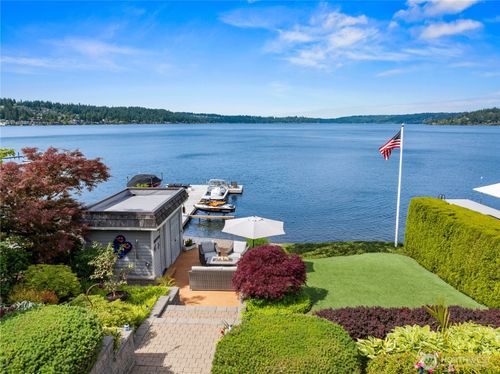 17834 Se 40th Pl, Bellevue, WA, 98008-5908 | Card Image