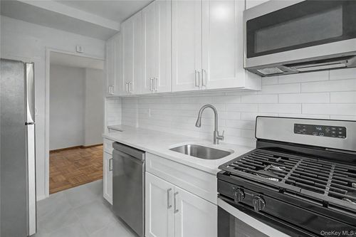 apt-3b-21-85 34th Ave, Astoria, NY, 11106-4329 | Card Image