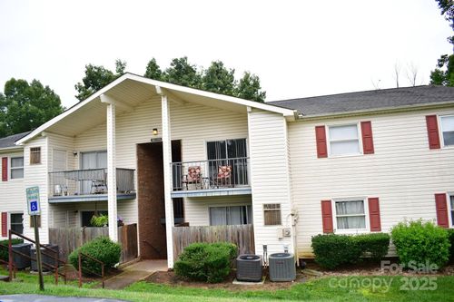 7988 Shady Oak Trl, Charlotte, NC, 28210-9440 | Card Image