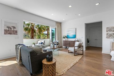 2 - Osprey Lane, Condo with 3 bedrooms, 2 bathrooms and 2 parking in Playa Vista CA | Image 3