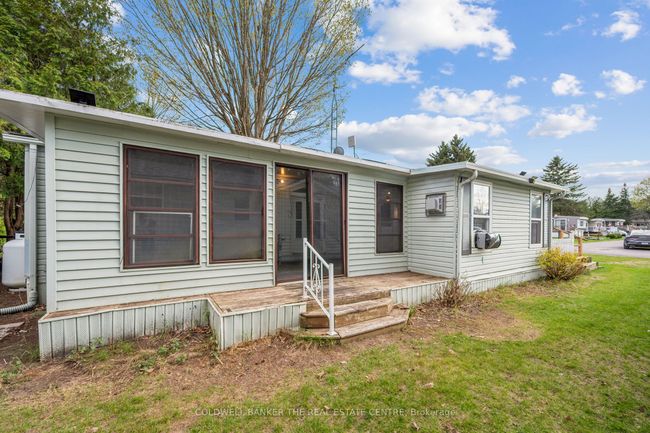 327 - 285 Crydermans Sideroad, House other with 2 bedrooms, 1 bathrooms and 2 parking in Georgina ON | Image 16