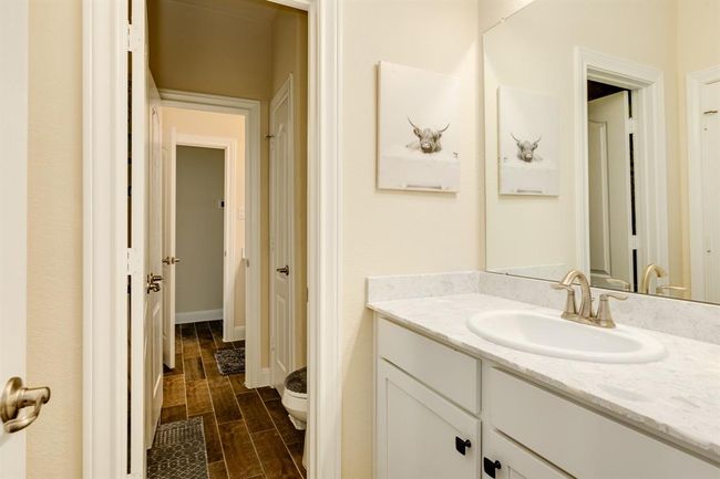 203 Bentwater Ln, House other with 4 bedrooms, 2 bathrooms and 2 parking in Clute TX | Image 24