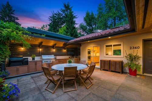 2360 Mackay Ave, North Vancouver, BC, V7P2M9 | Card Image