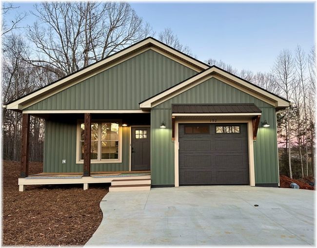 192 Jefferson Pl, House other with 3 bedrooms, 2 bathrooms and null parking in Walhalla SC | Image 4