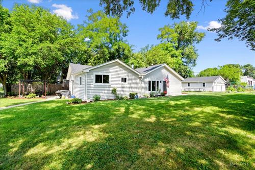 7604 E Sunset Dr, Wonder Lake, IL, 60097-9231 | Card Image