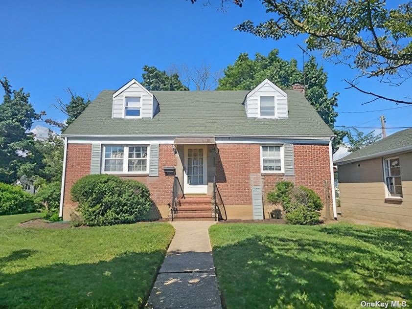Sherbourne Rd, Valley Stream, NY 11580