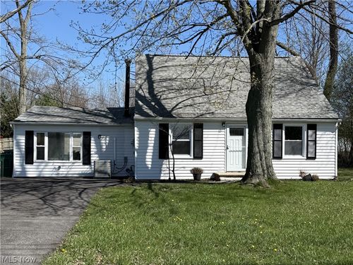 7325 Adkins Rd, Mentor, OH, 44060-5136 | Card Image