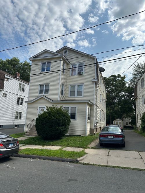 17 Rockville St, Hartford, CT, 06112-2026 | Card Image