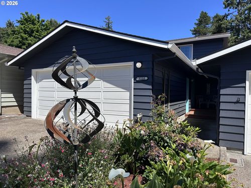 1110 Nw Springwood Ln, McMinnville, OR, 97128-5048 | Card Image