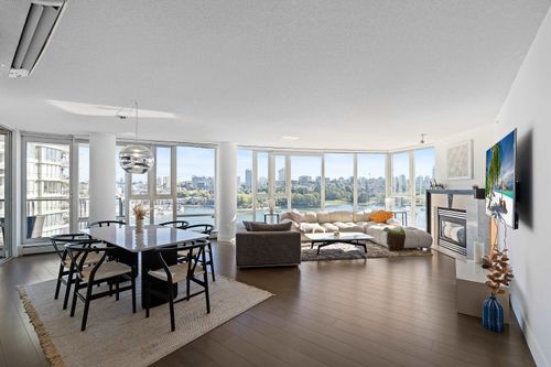 1202-1383 Marinaside Cres, Vancouver, BC, V6Z2W9 | Card Image