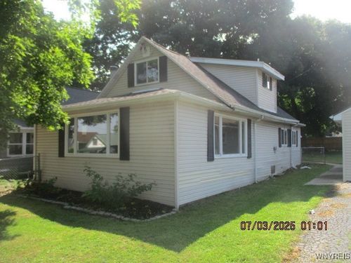 6505 Hamilton Dr, Derby, NY, 14047-9650 | Card Image
