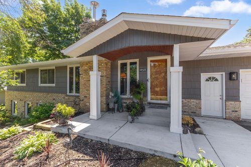14511 Lake Street Ext, Minnetonka, MN, 55345-2924 | Card Image