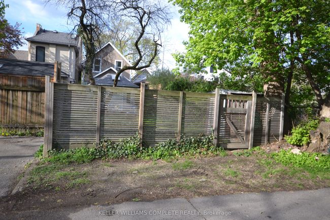 25 Chatham St, House other with 3 bedrooms, 2 bathrooms and 1 parking in Hamilton ON | Image 5