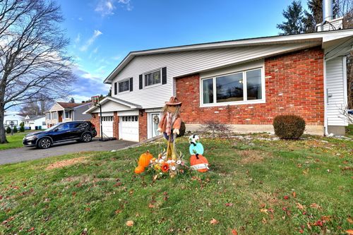 6 Stanley Dr, Seymour, CT, 06483-2024 | Card Image