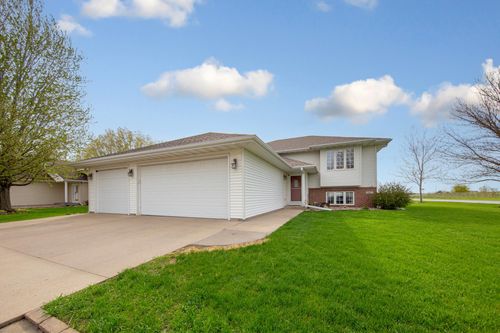 2101 Red Tail Ln, North Mankato, MN, 56003-1653 | Card Image